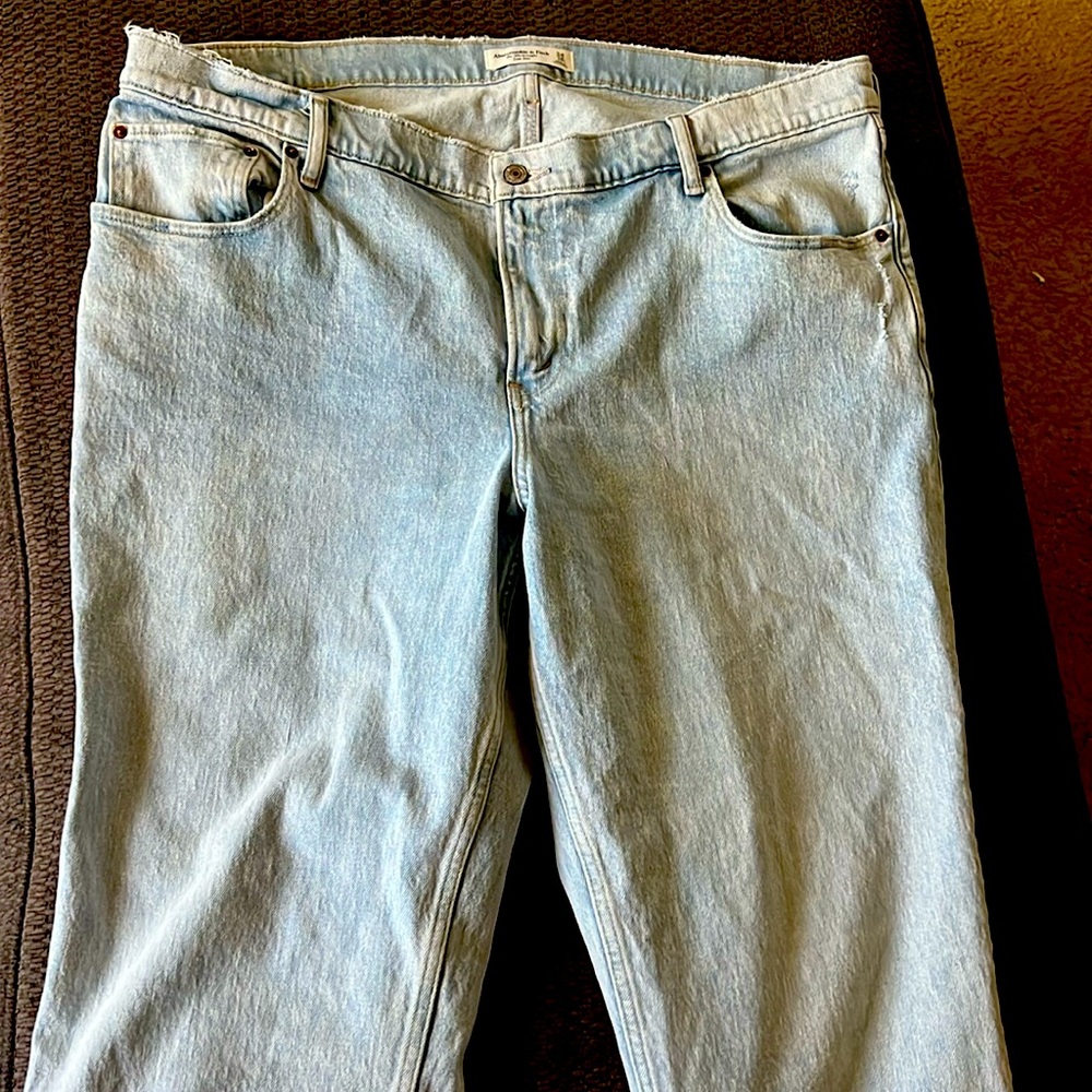 Abercrombie 90s Straight Low Rise Jeans